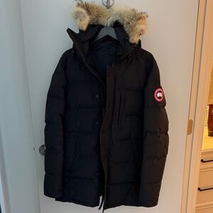 Canada Goose Black Men’s Large puffer with fox trim and garment bag
